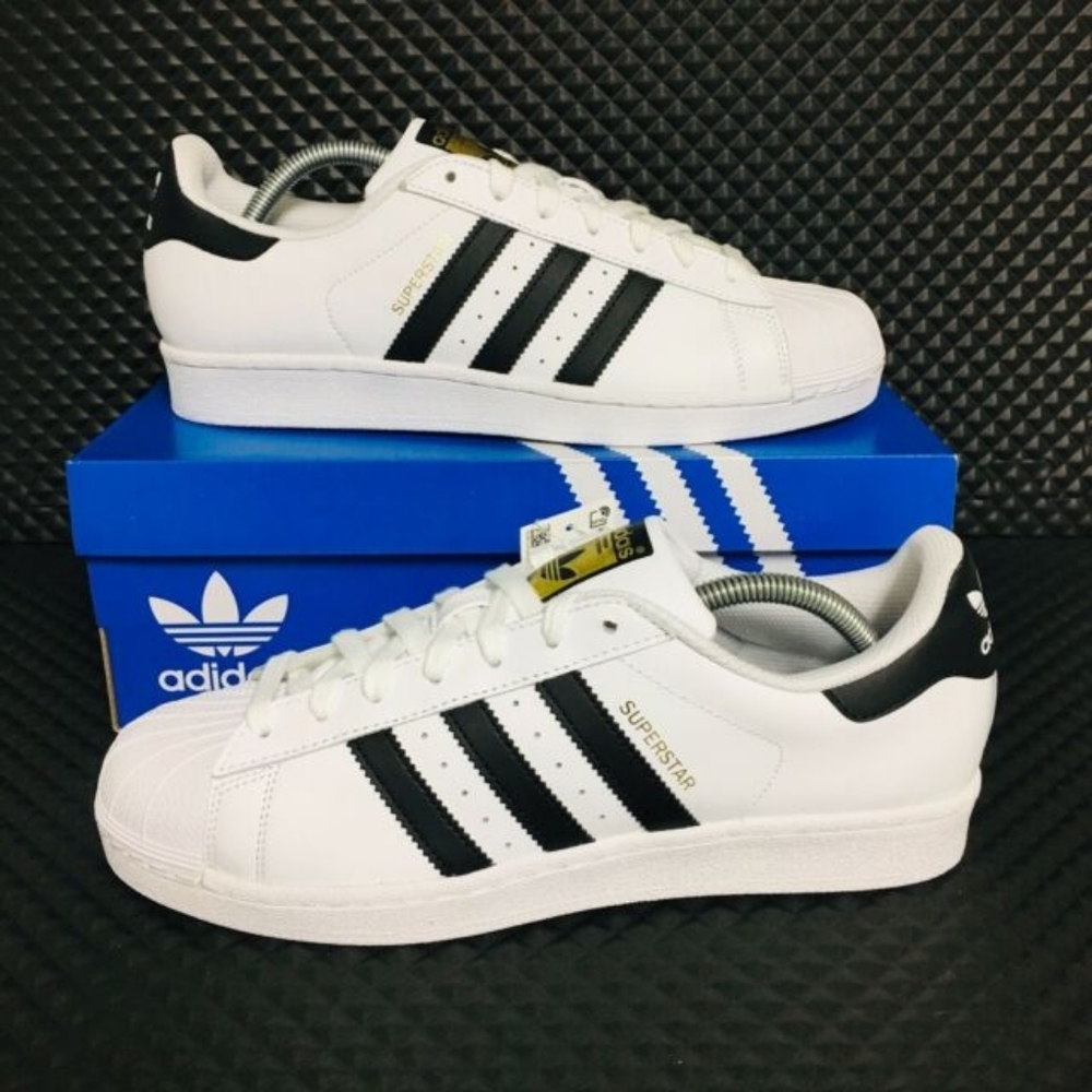 SOLD 🤝 Women's Adidas Supestar Shell Toes